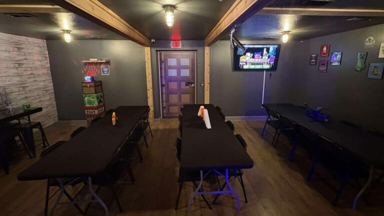 We can accommodate a pinata in this room!
